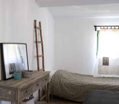 Réservez votre séjour à l'Auberge d'Eva. Chambre d'hôtes à proximité du centre de Saint-Tropez, le marché, les boutiques et les plages...