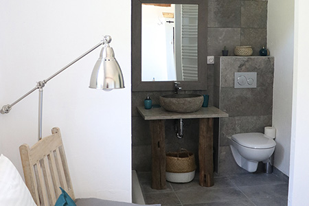 Réservez votre chambre d'hôtes ou votre maison à l'Augerge d'Eva à Saint-Tropez